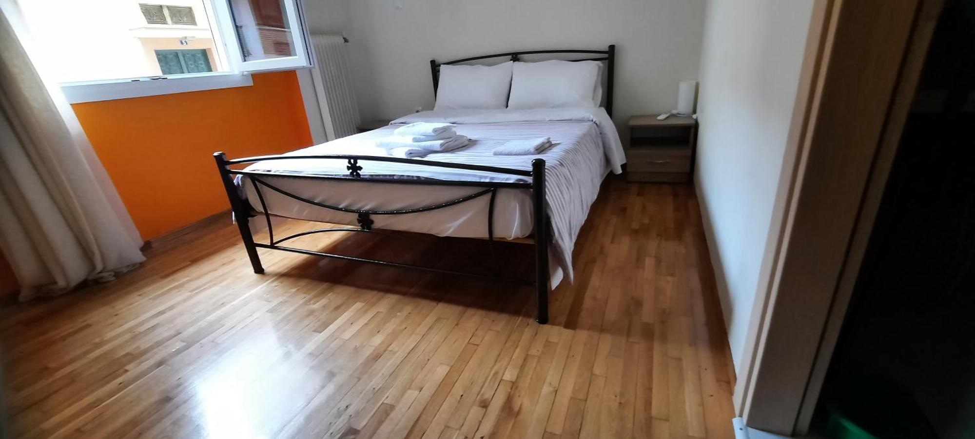 Livia'S Room To Ampelokipi Metro Airport Line Atenas Exterior foto