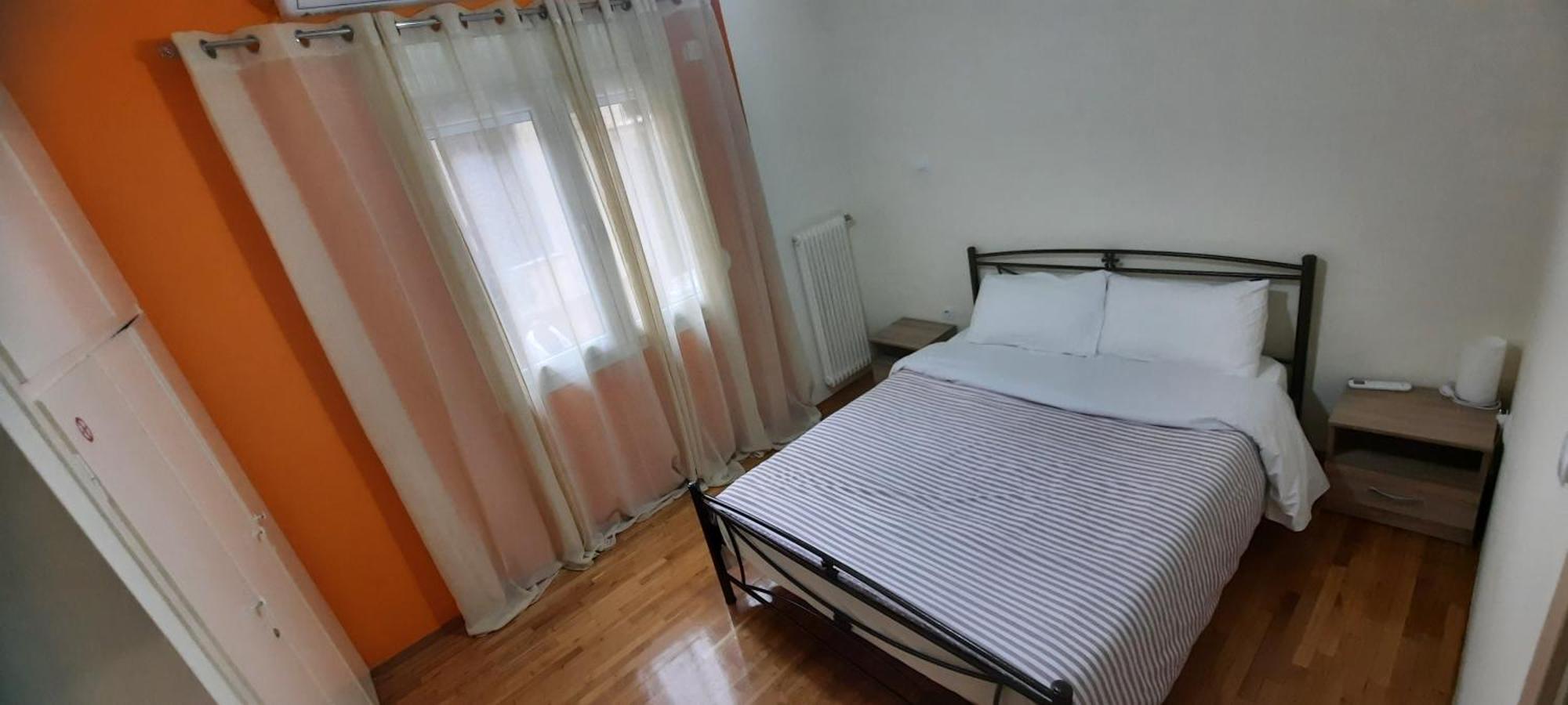 Livia'S Room To Ampelokipi Metro Airport Line Atenas Exterior foto